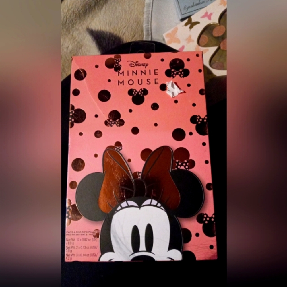 3 eyeshadow palettes,. foundation creme